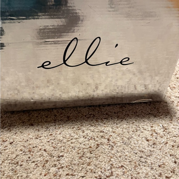 NIB Elle Women's Black & White Two-Tone Oxford Flats - Picture 2 of 10